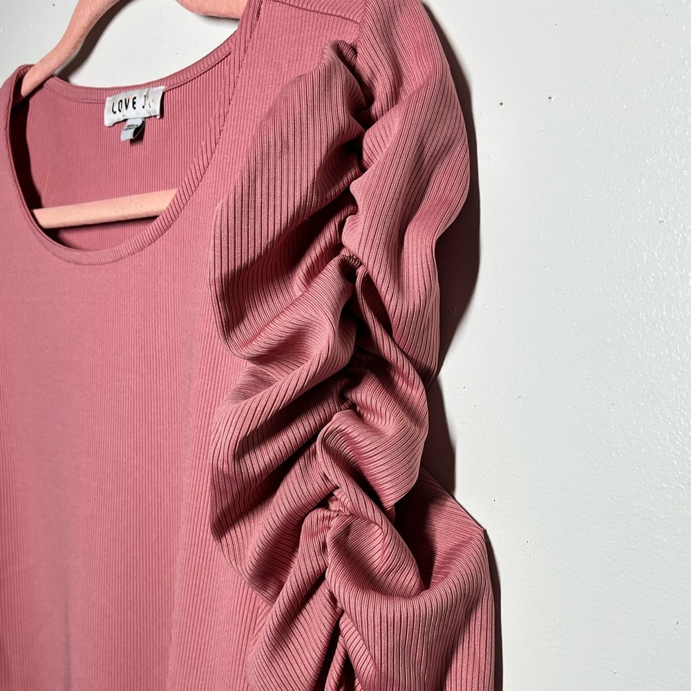 Love J Ruffle Sleeve Top - Picture 3 of 5